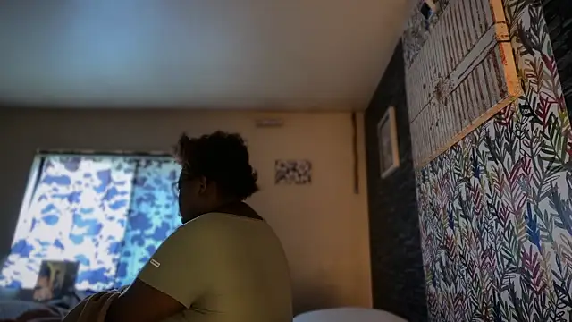 -Yagurlwest's Live XXX Chat