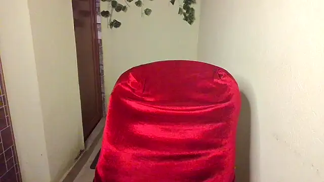 Madhubala01's Live XXX Chat