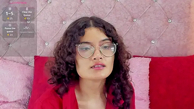 MirandaLawrens_ লাইভ XXX চ্যাট