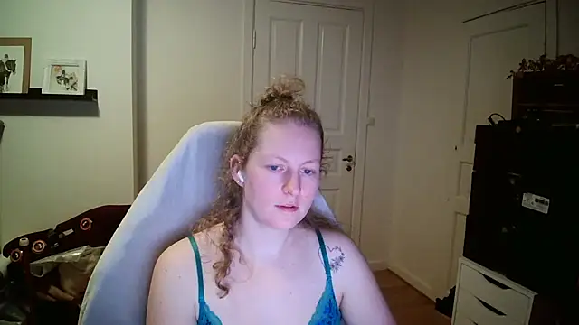 Girlnina-1995 live XXX chat