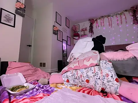 VixenCapri: διαδικτυακό σόου στην κάμερα