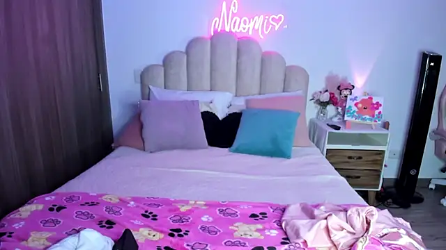 دردشة NaomiAsha الجنسية المباشرة