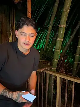 AndresXXXSHOWS 웹캠 쇼