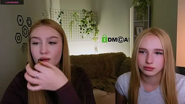 playful_sophie élő XXX-chatje