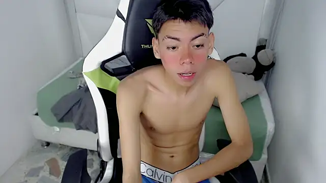 Liarr_ Show in webcam