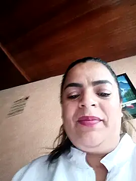 Mia-Glow Chat XXX live