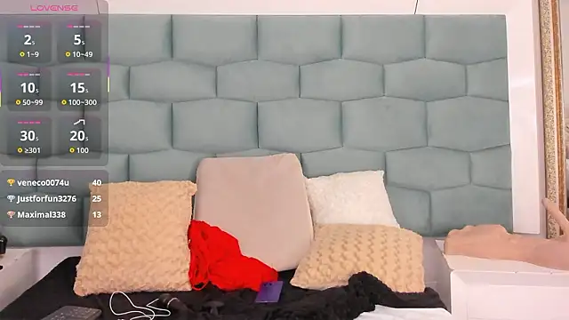 MiaManciniのライブXXXチャット