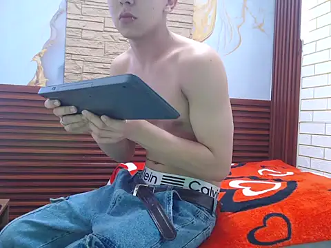 Show de massimoferrera303av na webcam