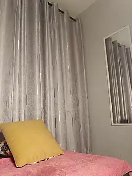 Yoyo-__'s Live XXX Chat