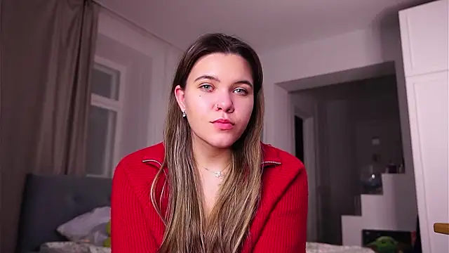 Show modela MayPortman na web-kameri