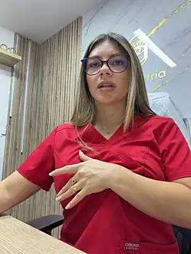 alicee16 即時 XXX 聊天