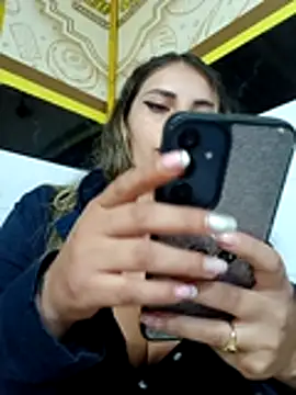 Cata_city1106: διαδικτυακό σόου στην κάμερα