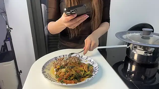 Mika_Miller Chat XXX in diretta