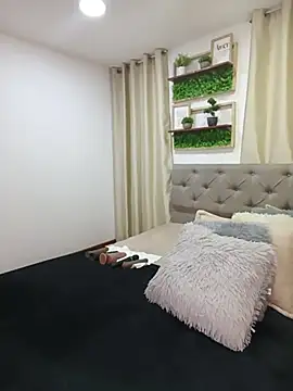 Онлайн чат XXX sasi_luna