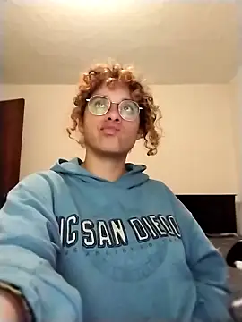 EmmaMelissa0521 élő XXX-chatje