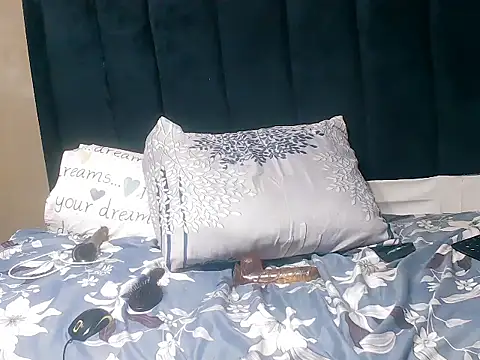 WetKucchy's Live XXX Chat