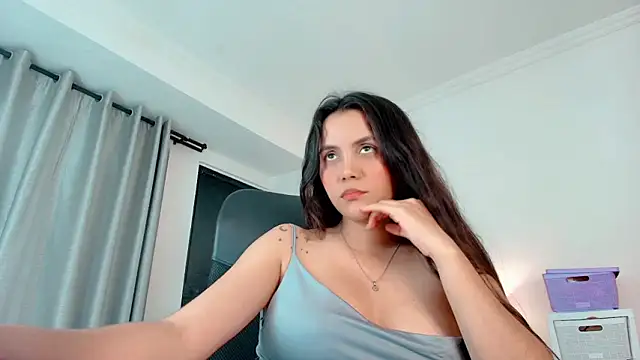 Chat +18 de paulina_ponce ao vivo