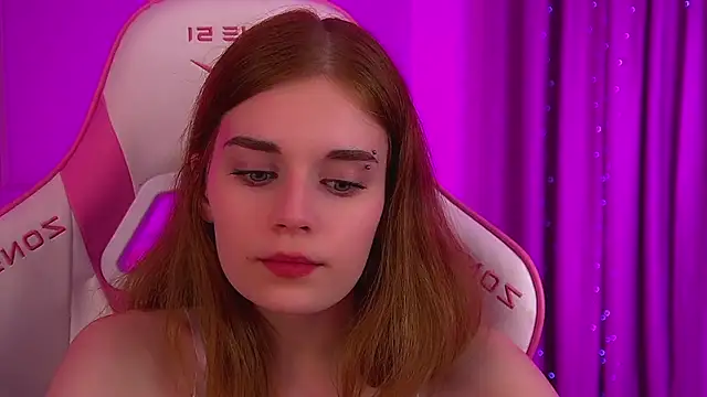 MelissaBauch Adlı Modelin Canlı XXX Sohbeti