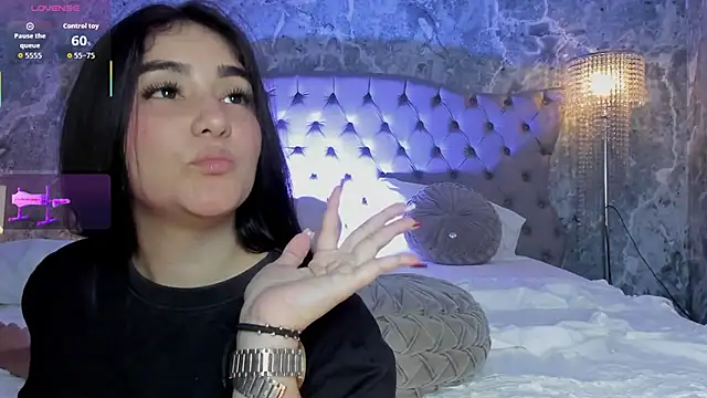 Belliinda_21 লাইভ XXX চ্যাট