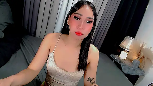 Kisha_fucks Webcam Show