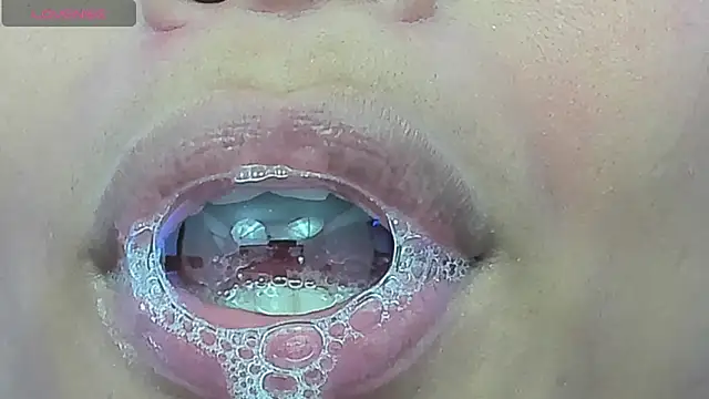 sensualshantal Adlı Modelin Canlı XXX Sohbeti