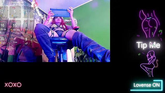 Show modela Adriana_Rodriguez_ na web-kameri