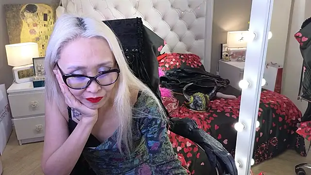 Chat XXX en directo de RoxalanaStar