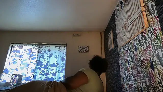 -Yagurlwest 现场XXX聊天