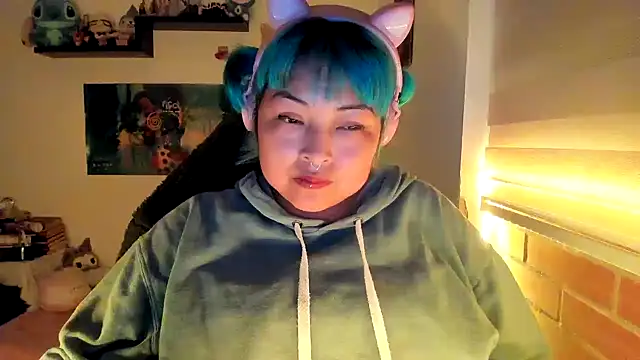 Chat XXX en directo de Shaddycute_