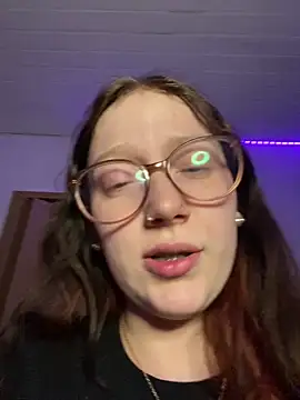 YoungLisaa18 Adlı Modelin Web Kamerası Şovu