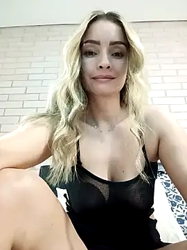 Loly_Horny's Webcam Show