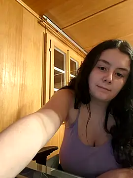 YoungLiisaxx Chat XXX in diretta