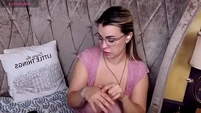 BustyGizelle Live XXX-Chat