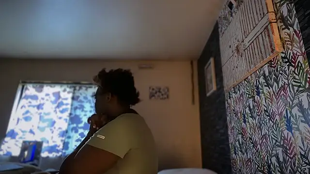 -Yagurlwest Adlı Modelin Canlı XXX Sohbeti