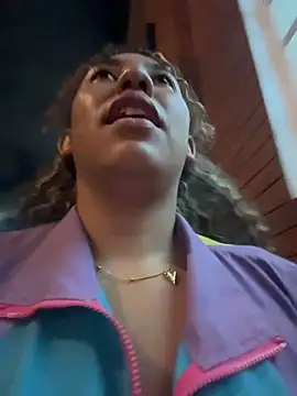 lauraltt Chat XXX in diretta