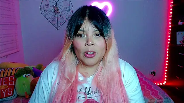 Chat XXX en directo de EllieMoonX