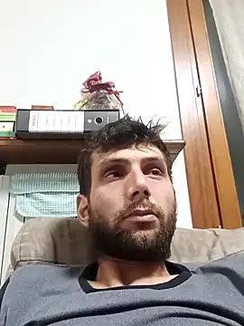 dariodario: διαδικτυακό σόου στην κάμερα