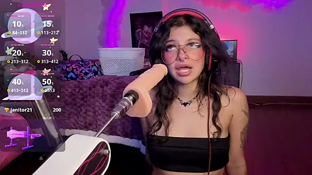 larah_uwu live XXX chat