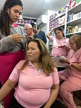 kandalove: διαδικτυακό σόου στην κάμερα