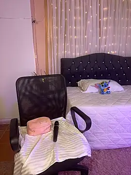 Chat XXX en directo de SARALOVE13