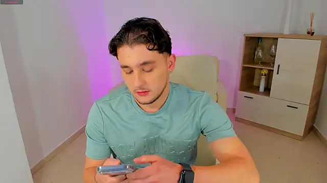 Massimo_Fiore live XXX chat