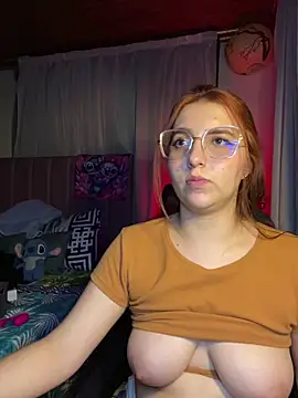 CoraVibes Webcam show