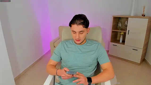 Massimo_Fiore: онлайн-секс-чат