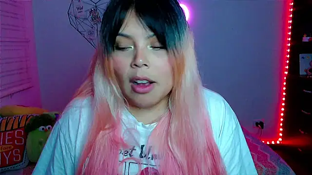 EllieMoonX: онлайн-секс-чат