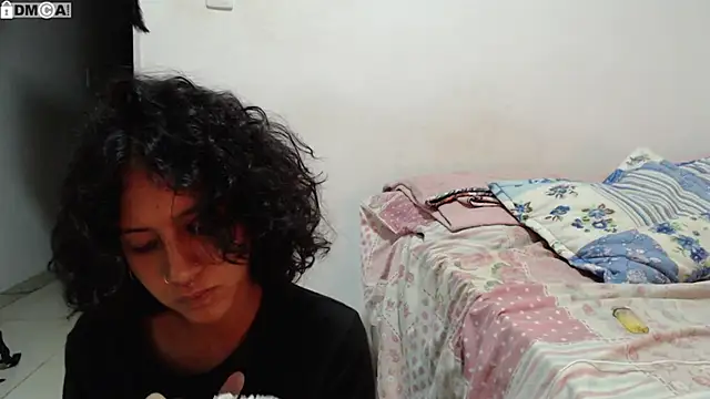 AlinaWoolf_ élő XXX-chatje