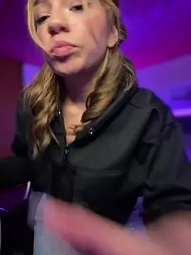 Isabella18_pink élő XXX-chatje