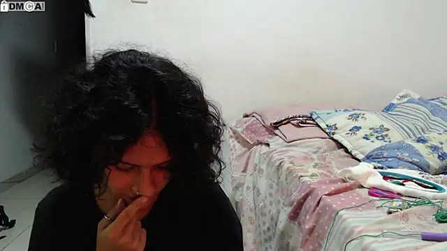 Chatroom XXX en direct de AlinaWoolf_