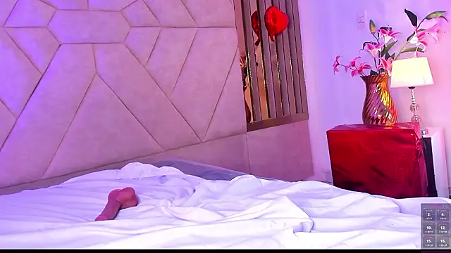 Онлайн чат XXX KittieEva