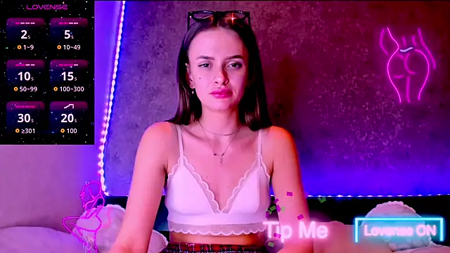 XXX chat uživo modela madina_taher