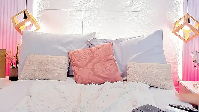 sarah_salis_ Live XXX-chat